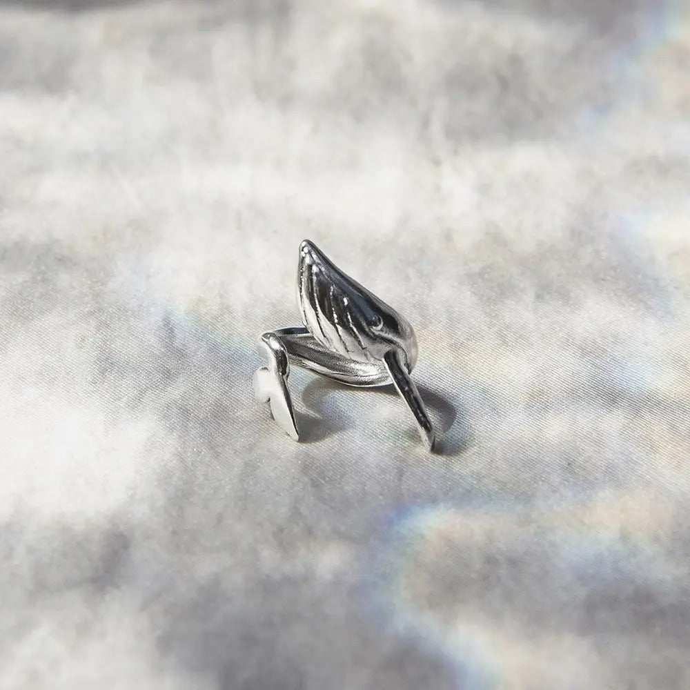 Earcuff Ballena jorobada